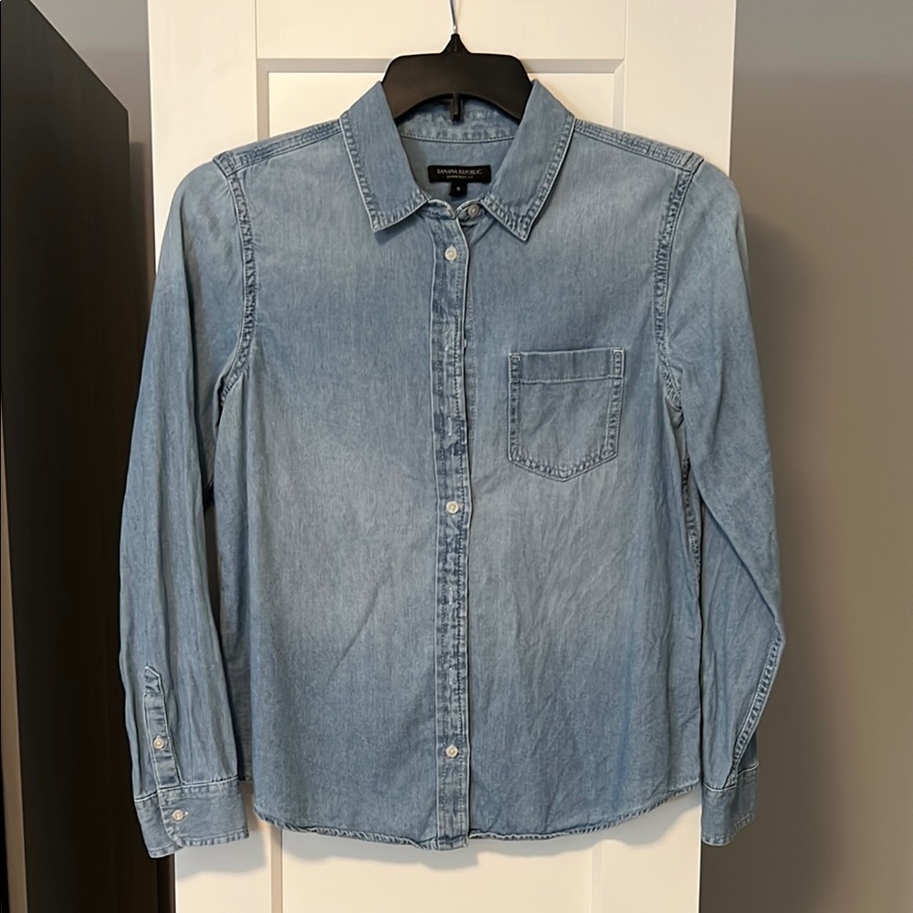 Banana Republic Light Blue Button Down Shirt